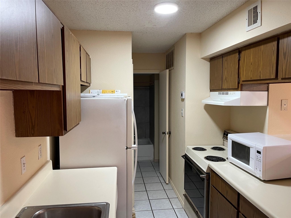 2750 Holly Hall Street - Photo 12
