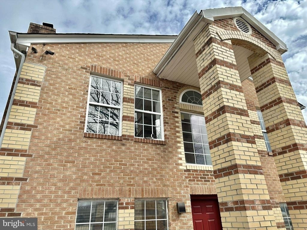 2015 S Lincoln Street S - Photo 0
