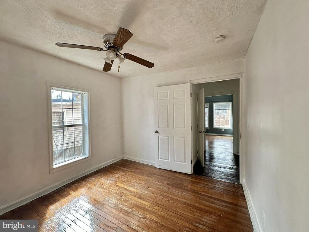 2015 S Lincoln Street S - Photo 4