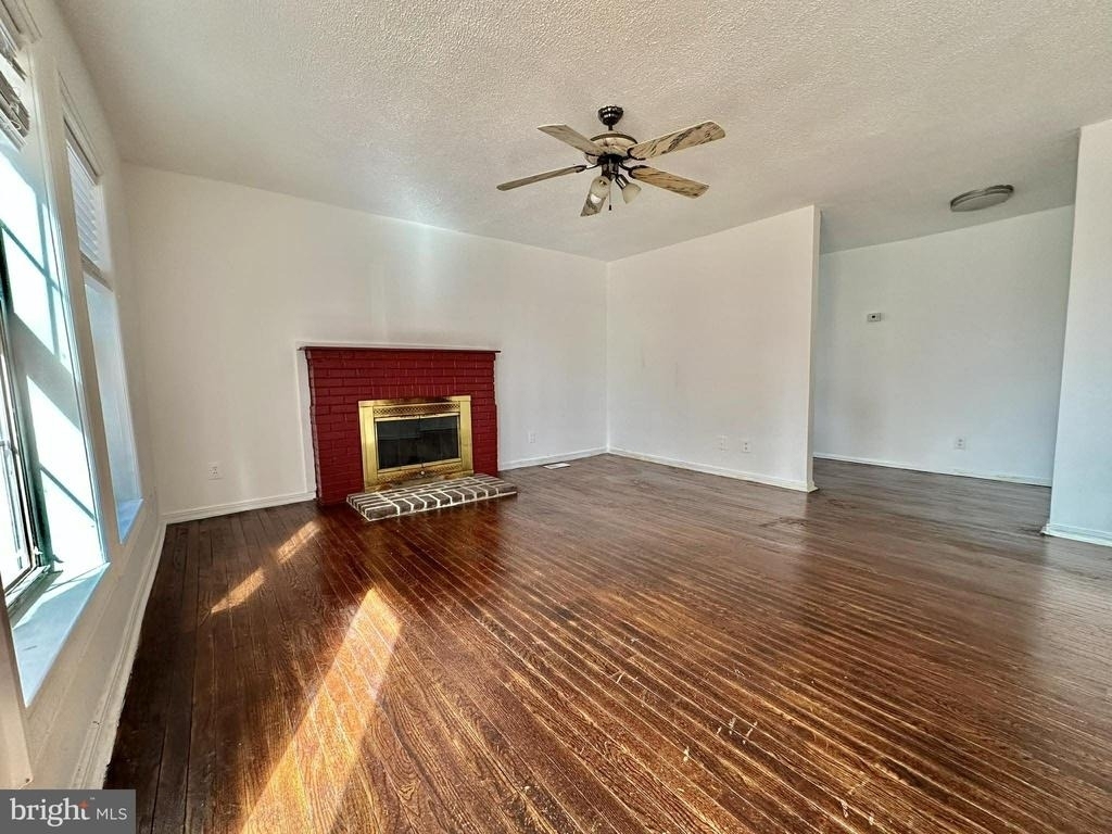 2015 S Lincoln Street S - Photo 1