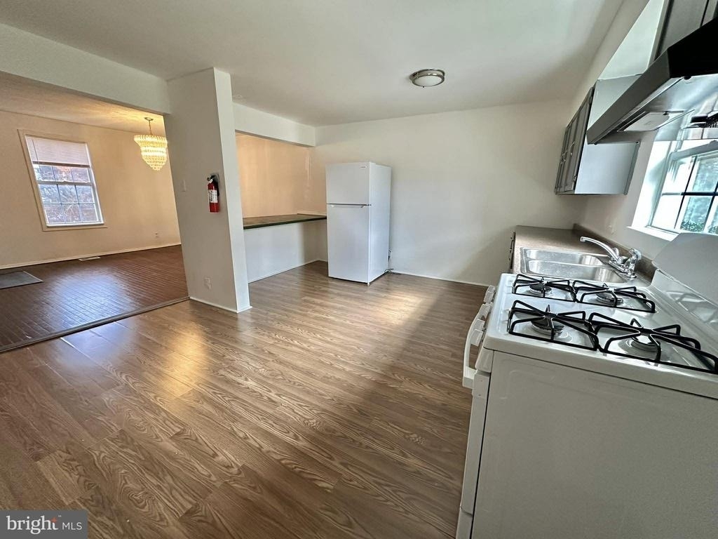 2015 S Lincoln Street S - Photo 9