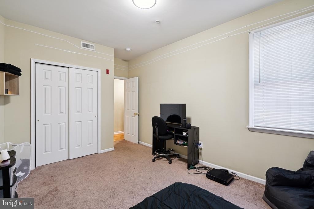 1611 N 17th Street - Photo 3