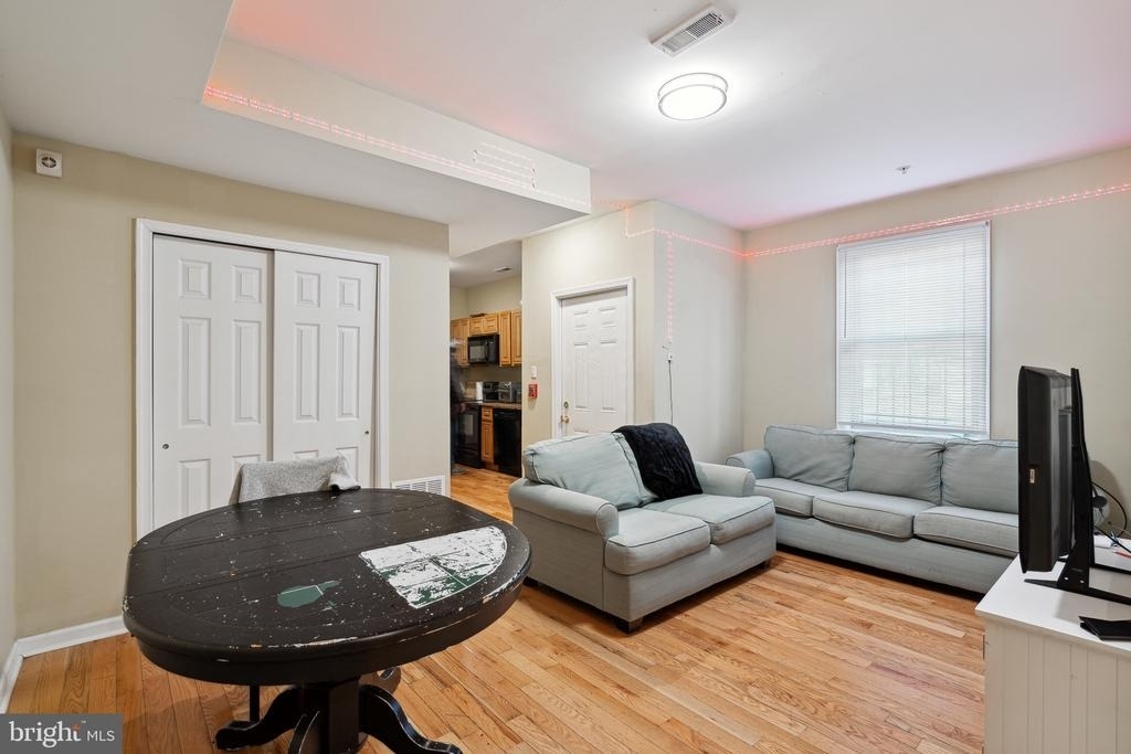 1611 N 17th Street - Photo 2