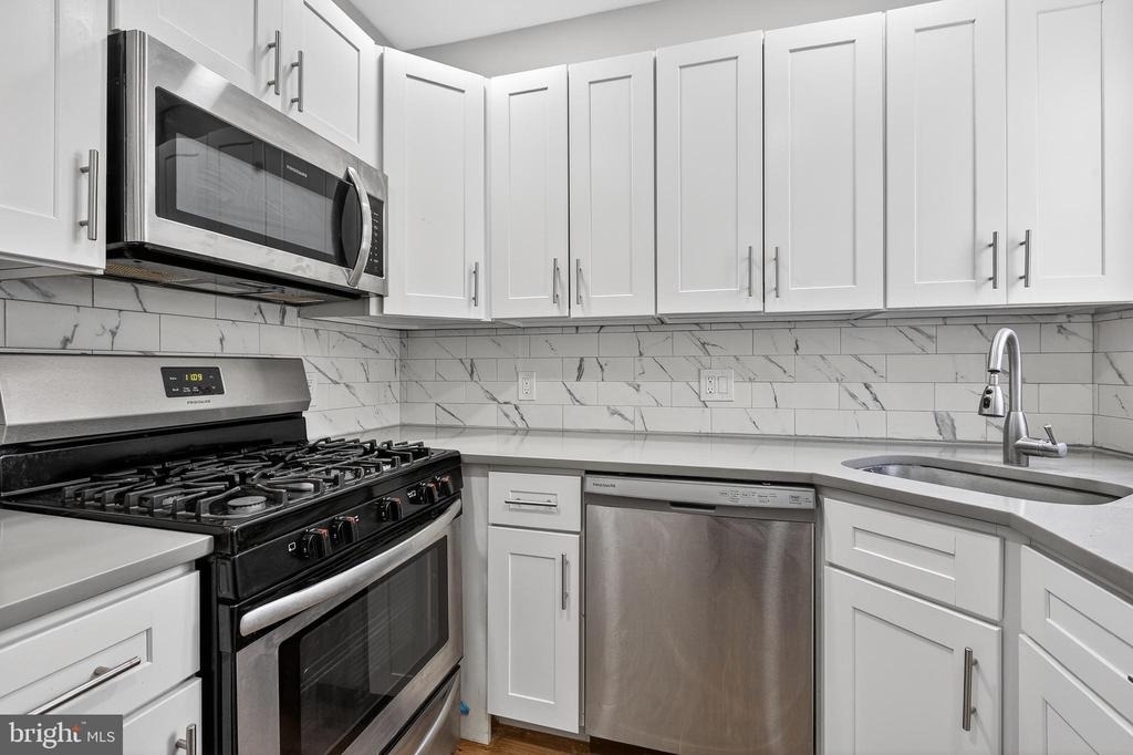 2543 Nicholas Street - Photo 8