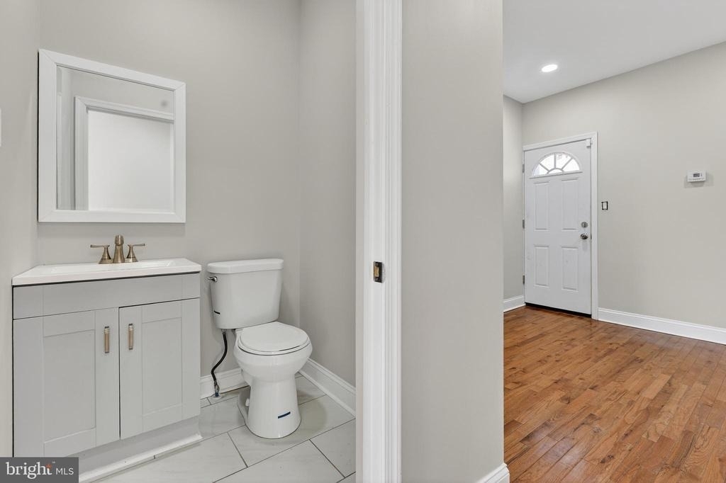 2543 Nicholas Street - Photo 4
