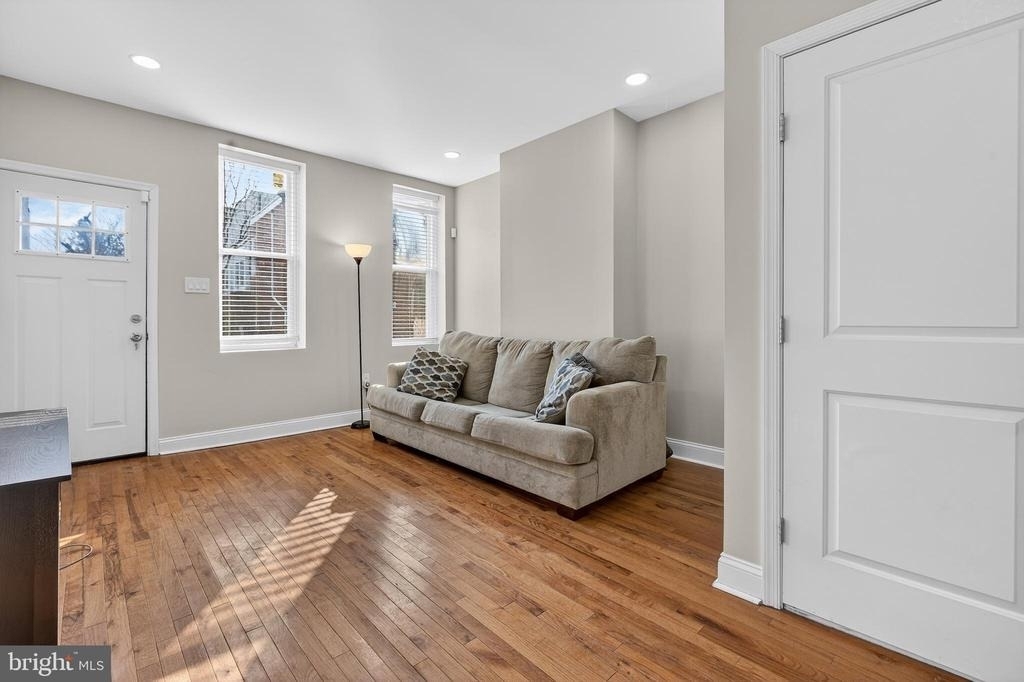 2543 Nicholas Street - Photo 11