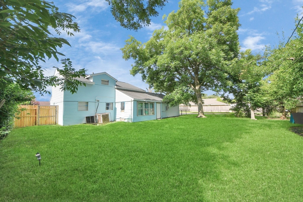 2513 Leslie Street - Photo 37