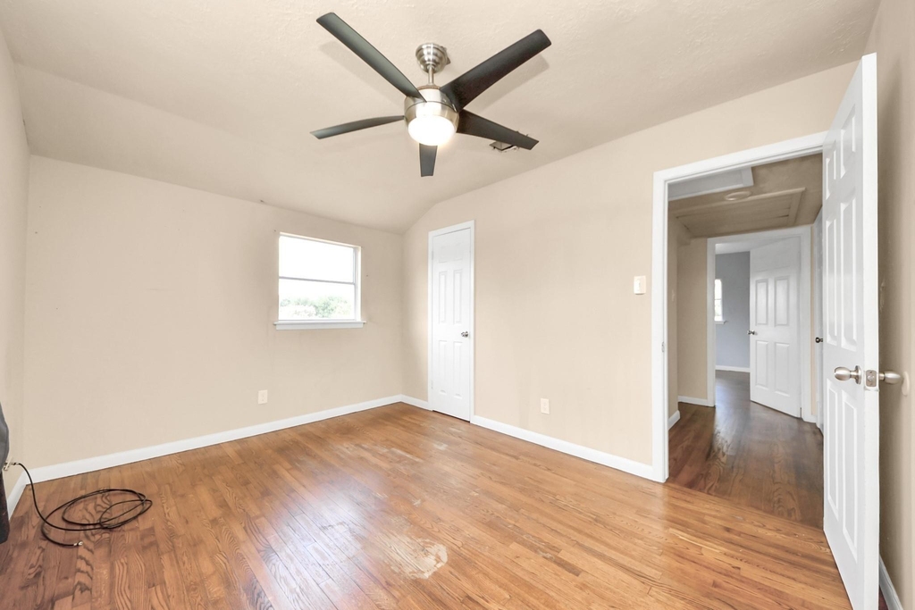 2513 Leslie Street - Photo 27