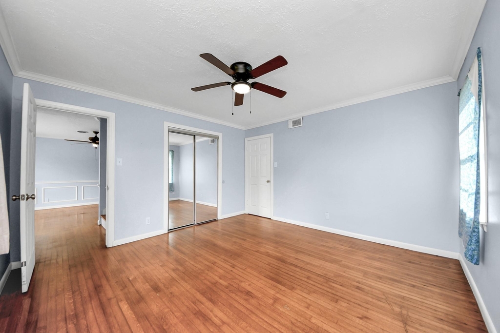 2513 Leslie Street - Photo 33