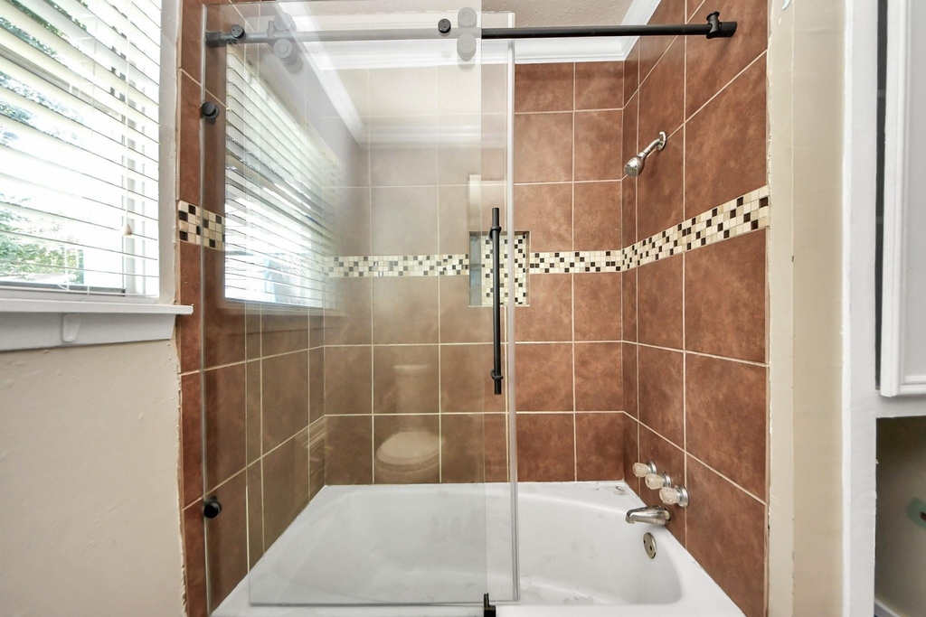 2513 Leslie Street - Photo 23