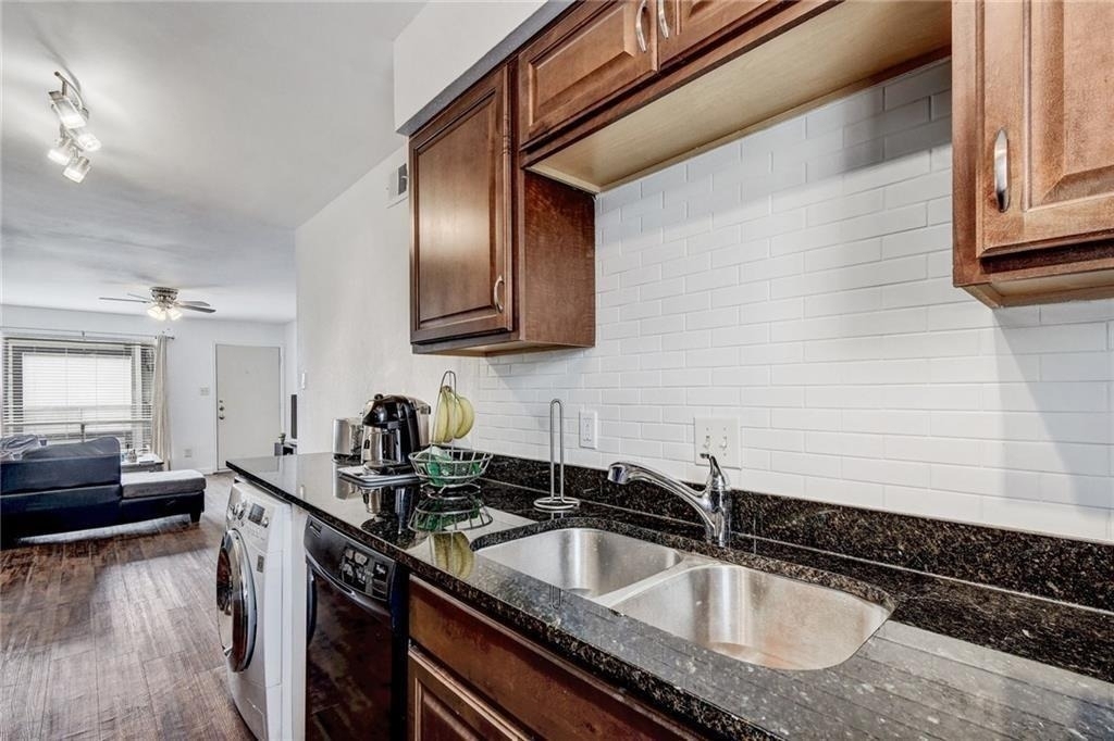 2200 San Gabriel St - Photo 5