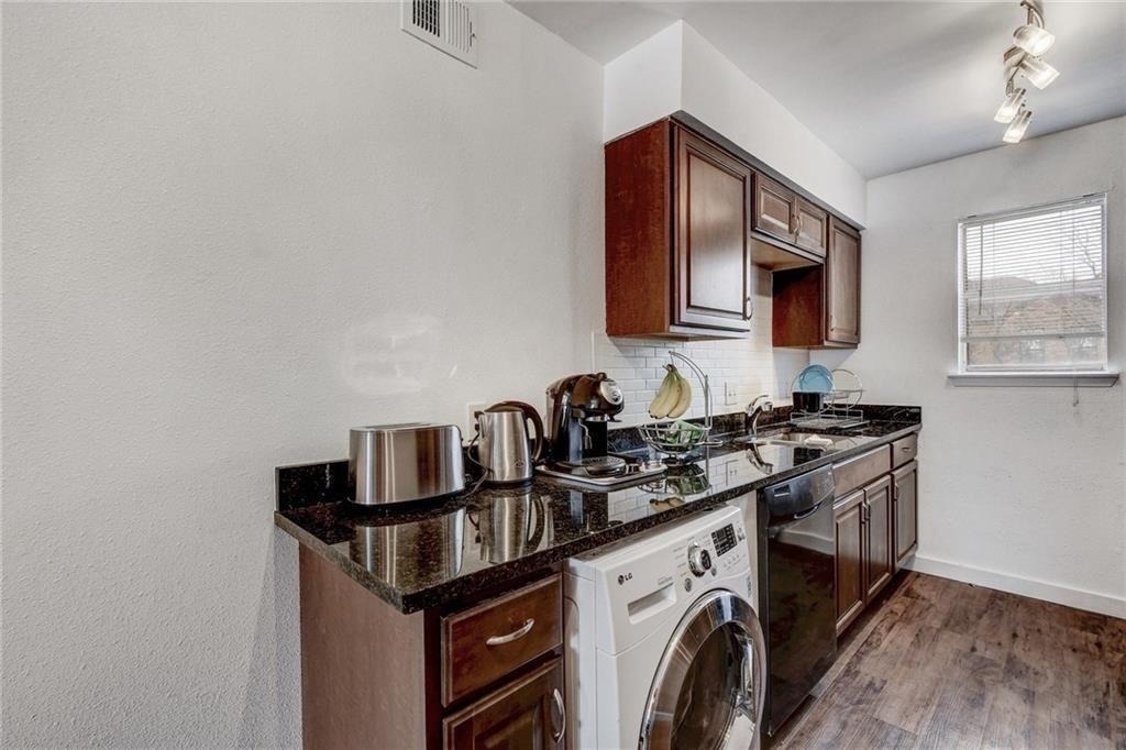2200 San Gabriel St - Photo 4