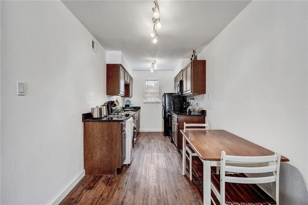 2200 San Gabriel St - Photo 3