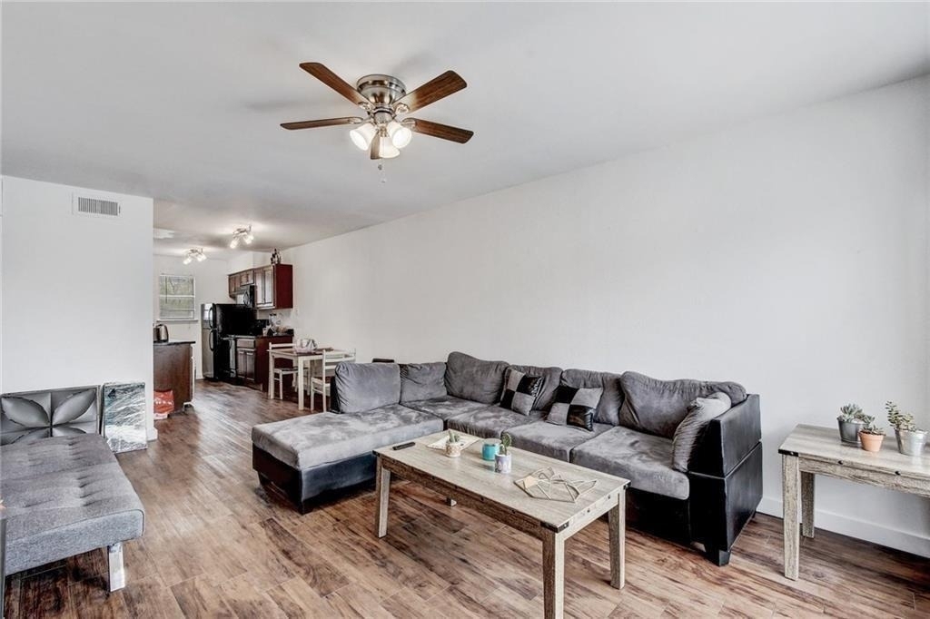 2200 San Gabriel St - Photo 0