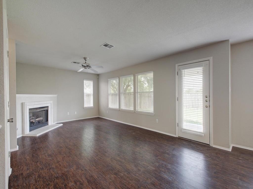 427 Territory Trl - Photo 3