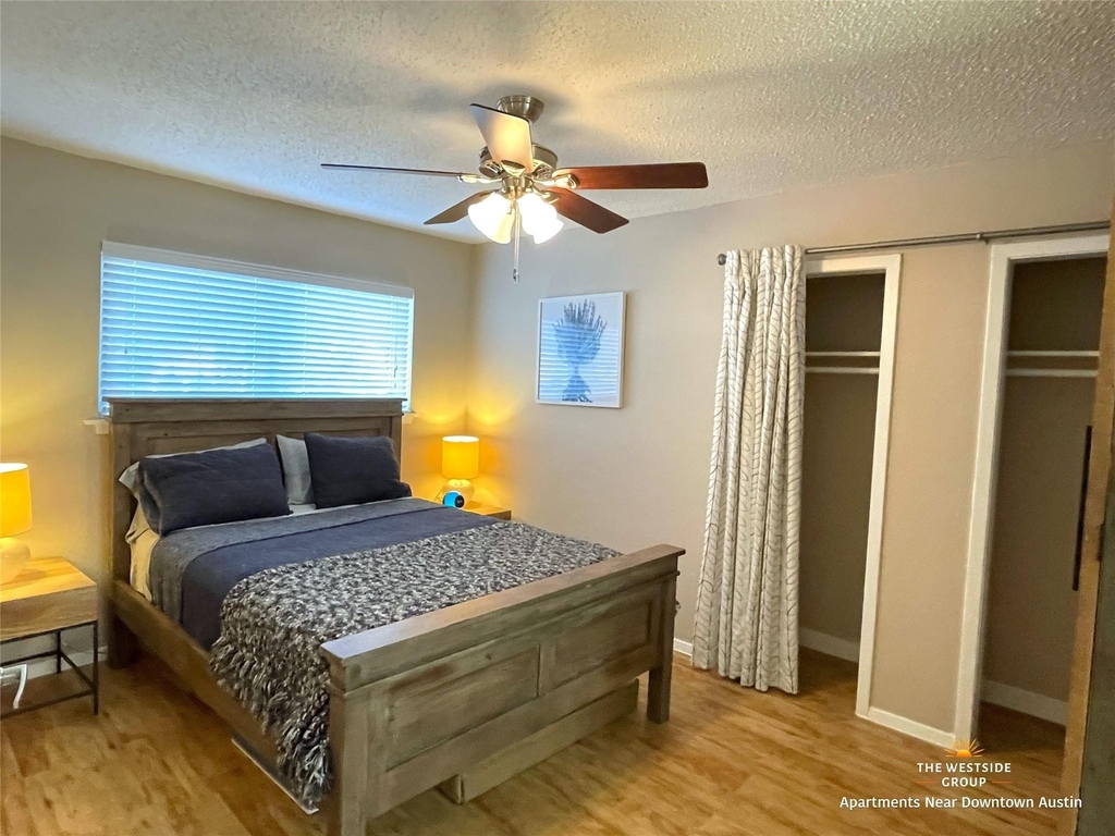 1616 W 6th St - Photo 3