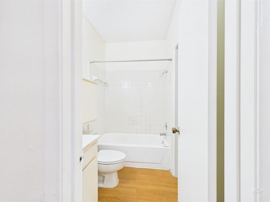 2604 Salado St - Photo 8