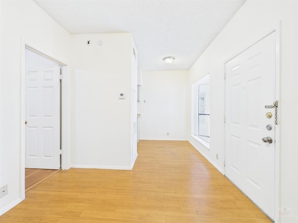 2604 Salado St - Photo 0