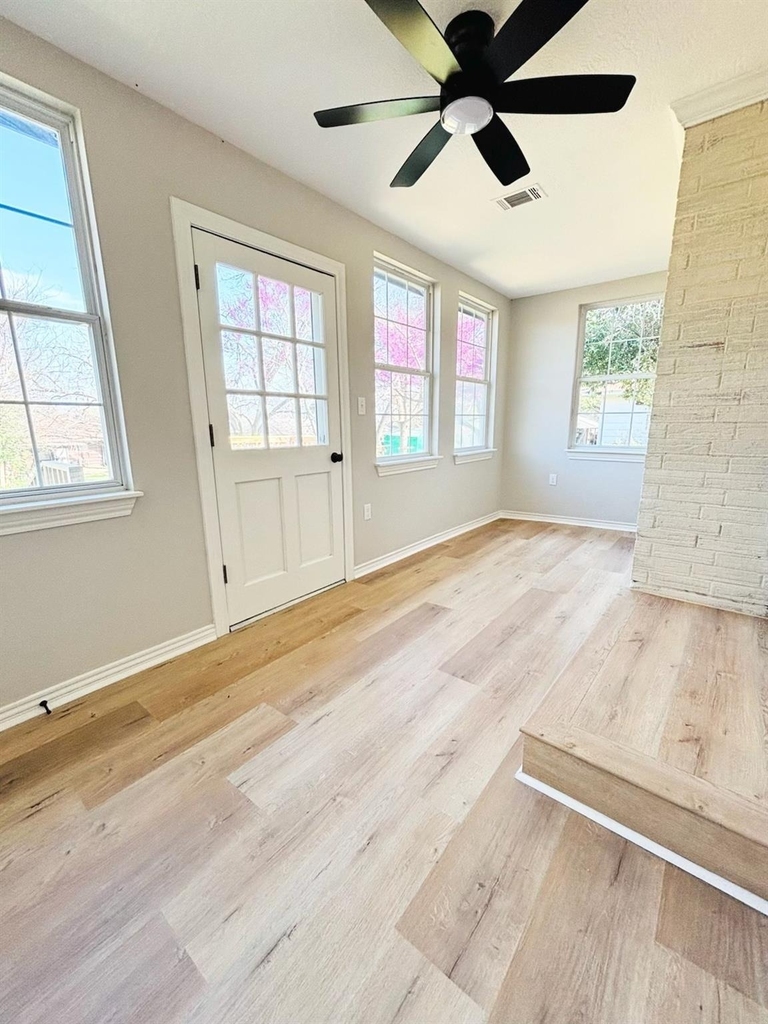 1803 S Park Street - Photo 9