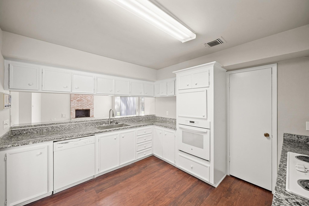 6514 Winkleman Road - Photo 4
