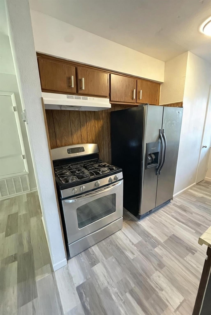 600 W Mimosa Street - Photo 3