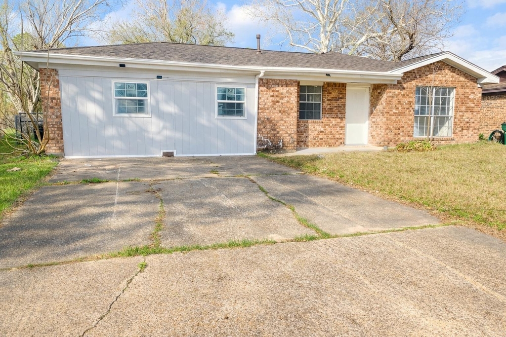 600 W Mimosa Street - Photo 0