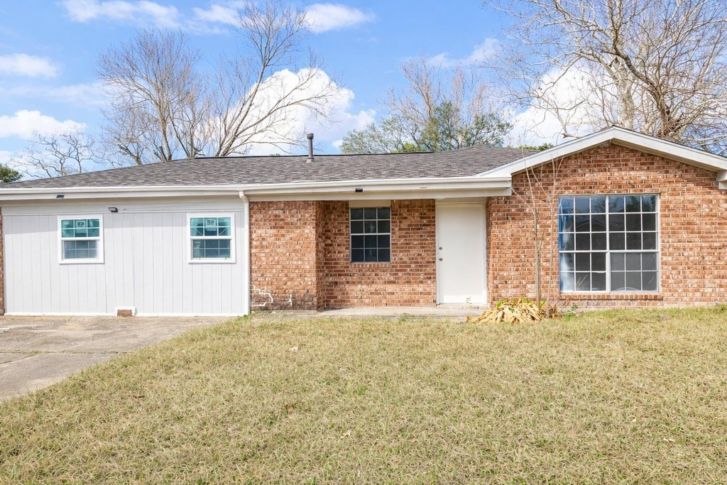 600 W Mimosa Street - Photo 1