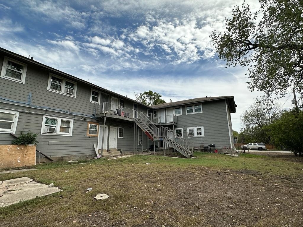 541 Hammond Ave - Photo 11