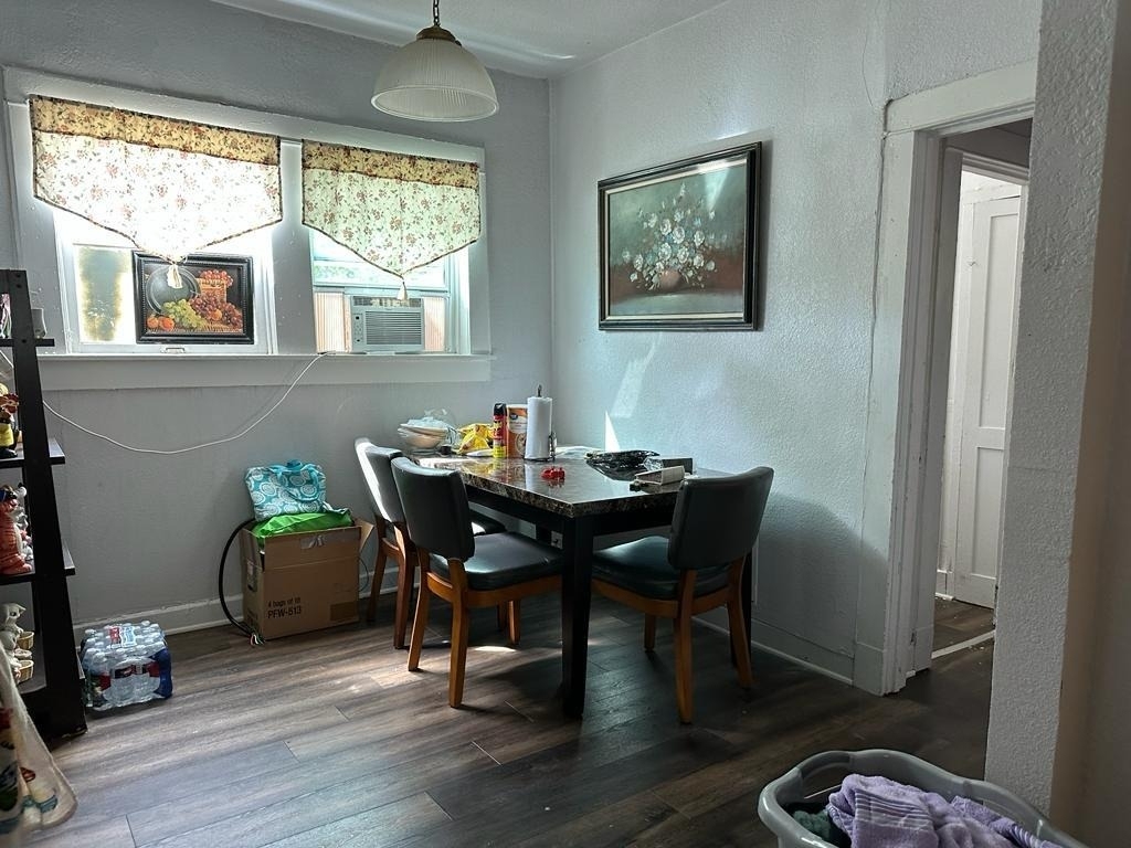 541 Hammond Ave - Photo 2