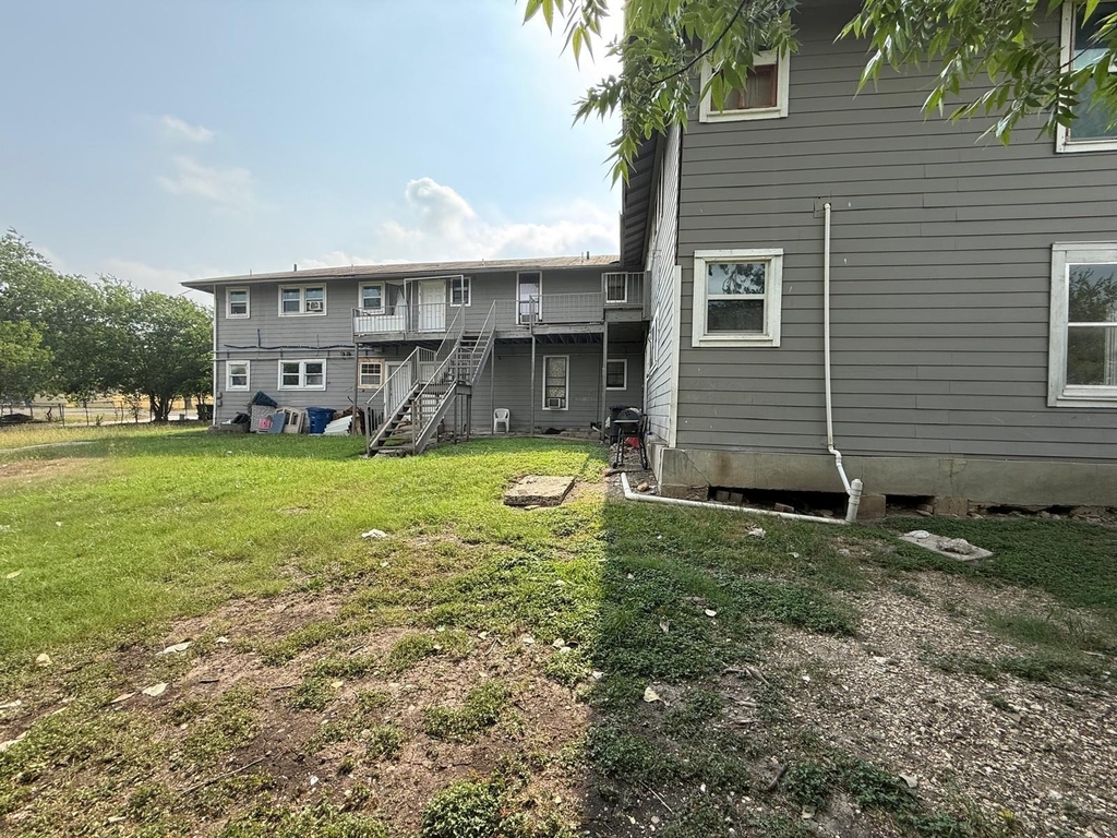 541 Hammond Ave - Photo 9