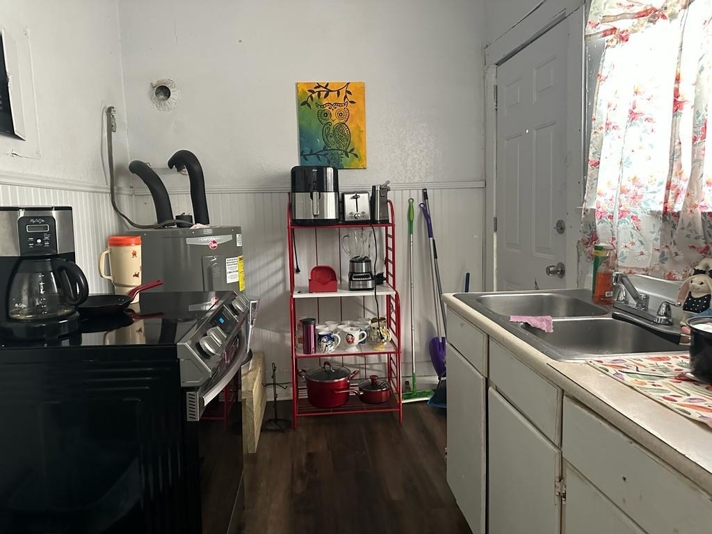 541 Hammond Ave - Photo 5