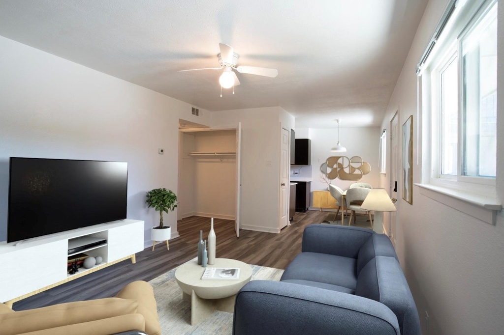 7945 Gault St - Photo 3