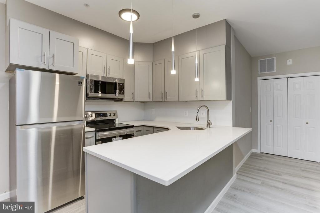 400 Highland Avenue - Photo 4