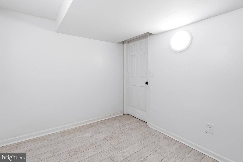 2302 2302 Mount Royal Terrace - Photo 23