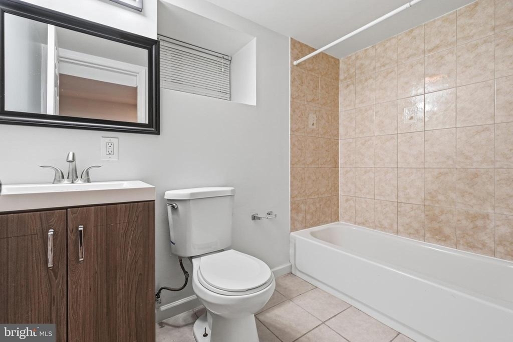 2302 2302 Mount Royal Terrace - Photo 33