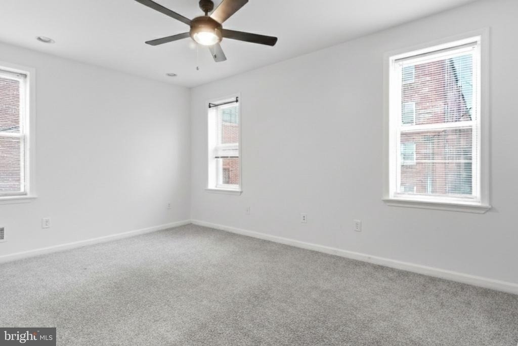 2302 2302 Mount Royal Terrace - Photo 5