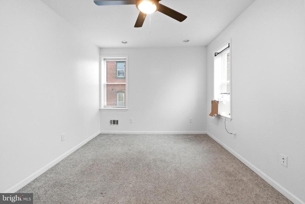 2302 2302 Mount Royal Terrace - Photo 13