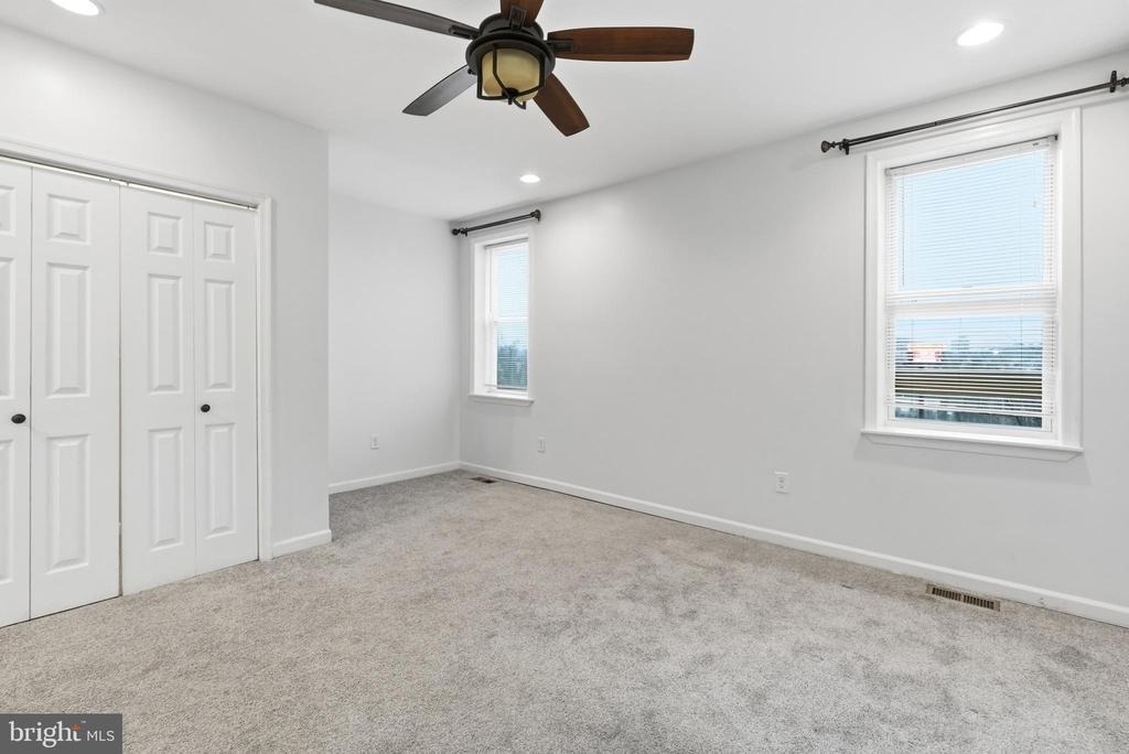 2302 2302 Mount Royal Terrace - Photo 18