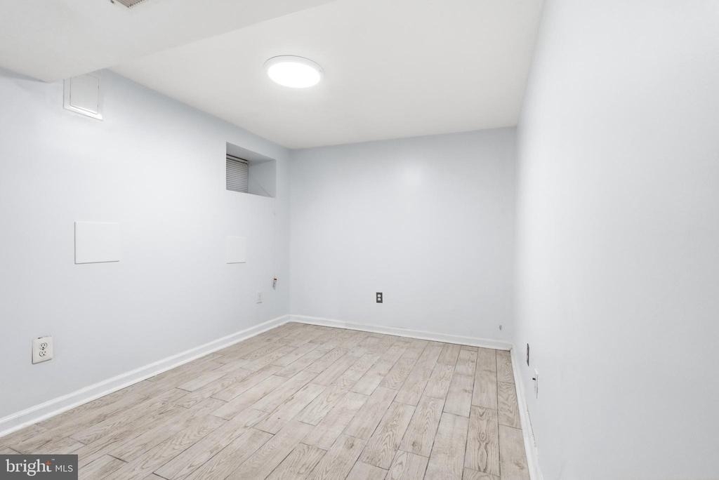 2302 2302 Mount Royal Terrace - Photo 19