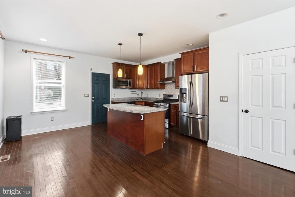 2302 2302 Mount Royal Terrace - Photo 9