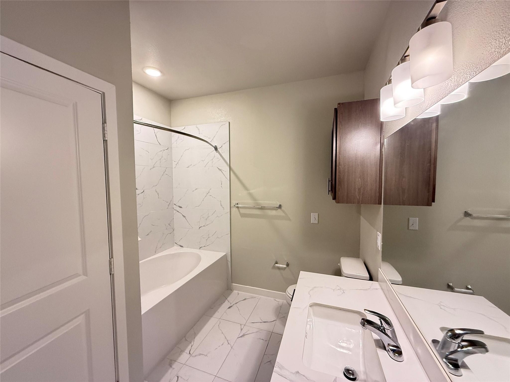 2102 Antoine Drive - Photo 6