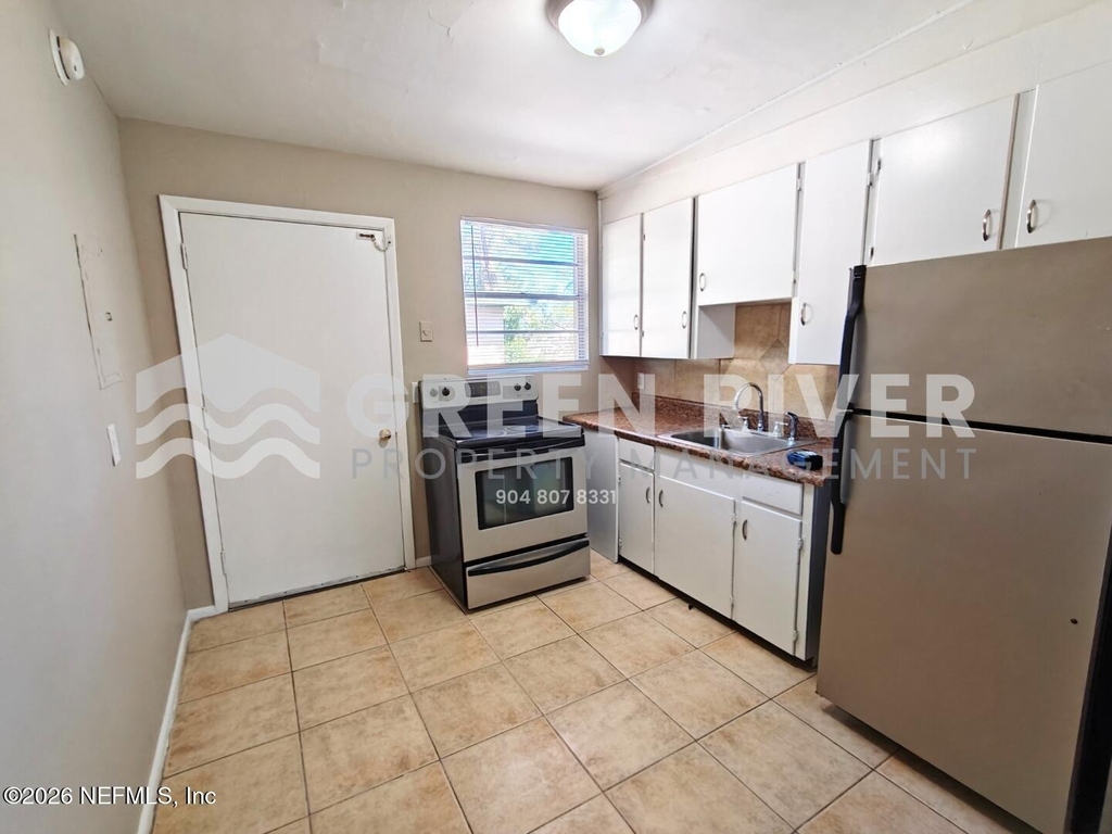 11620 Charlie Road - Photo 10
