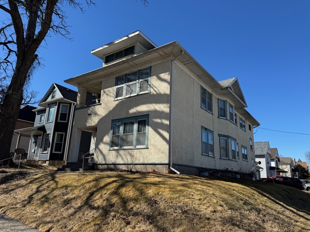 1428 Arlington Street - Photo 1