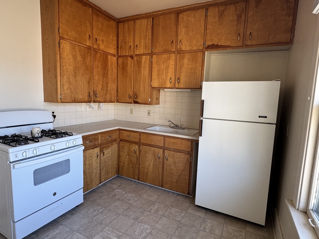 1428 Arlington Street - Photo 5