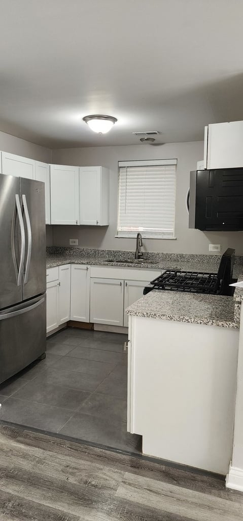 642 W 123rd Street - Photo 3
