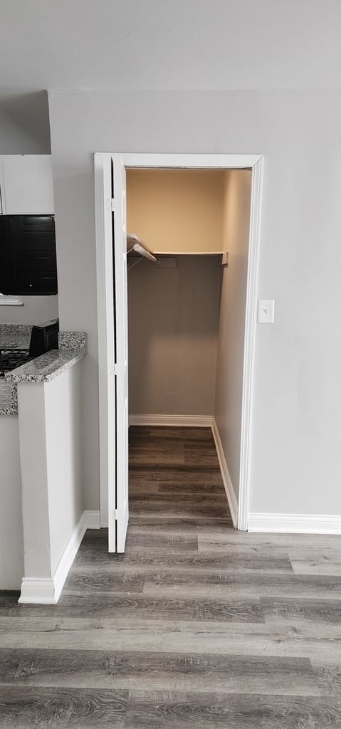 642 W 123rd Street - Photo 5