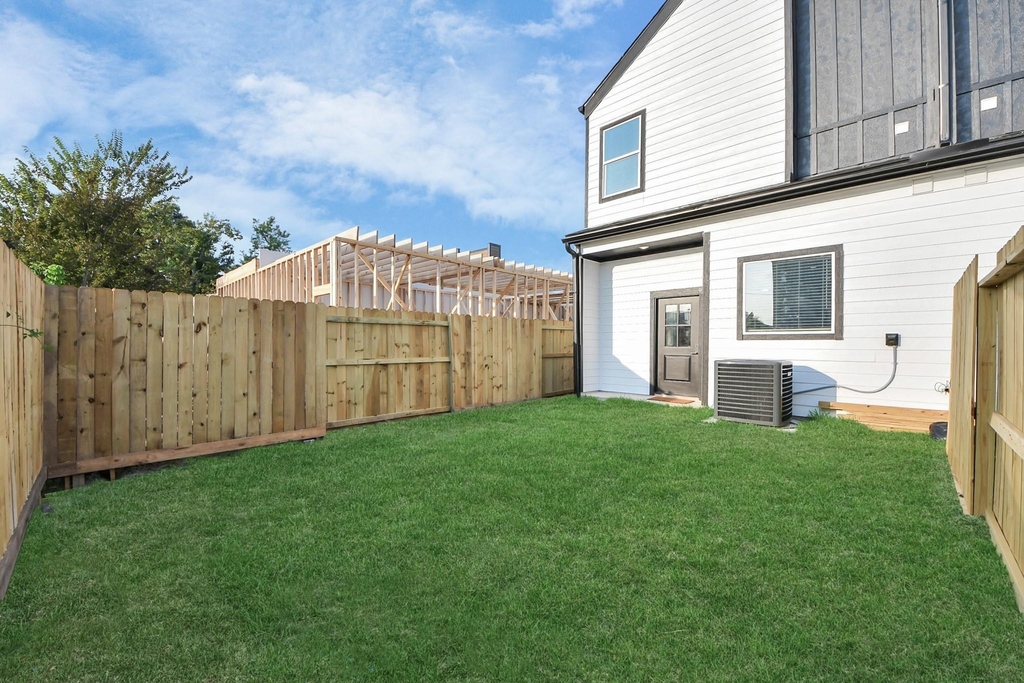 8533 Amadwe Street - Photo 33