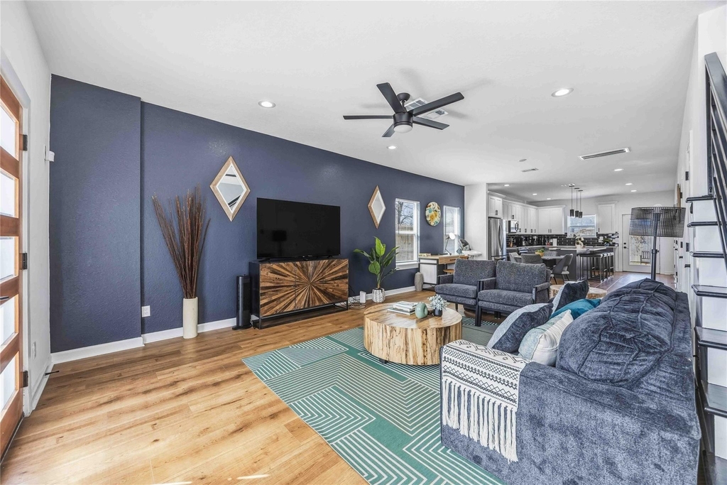 6130 Conley Street - Photo 5