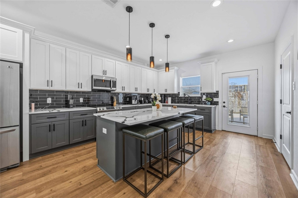 6130 Conley Street - Photo 8