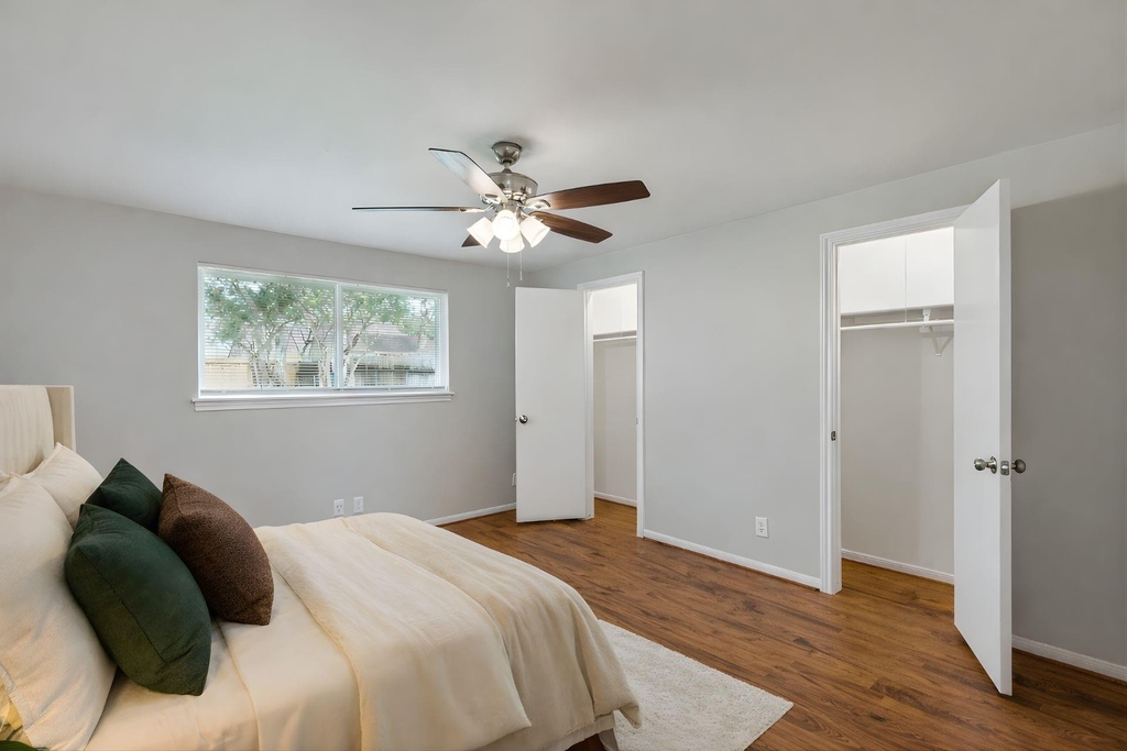 5758 Greencraig Drive - Photo 4